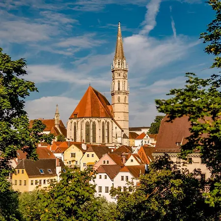 Apartment Old Town Loft - A Charming 3 Bedroom Oasis Steyr