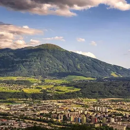 Old Town Loft - A Charming 3 Bedroom Oasis