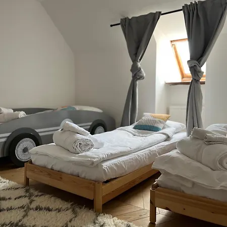 Old Town Loft - A Charming 3 Bedroom Oasis Apartment