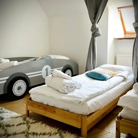 Old Town Loft - A Charming 3 Bedroom Oasis