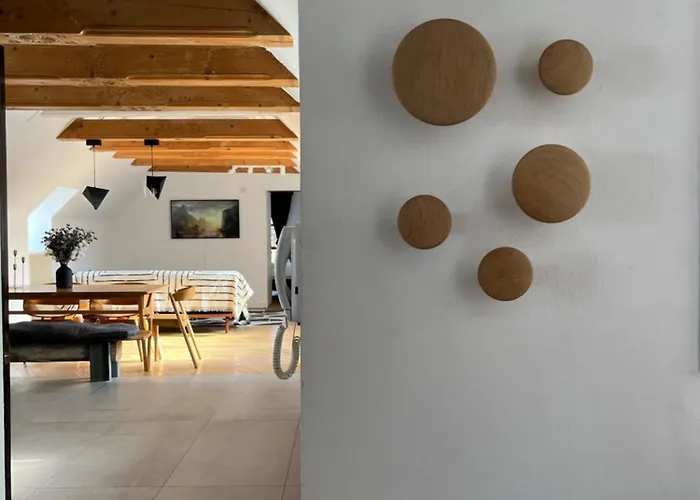 Old Town Loft - A Charming 3 Bedroom Oasis