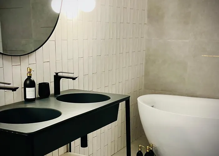 Old Town Loft - A Charming 3 Bedroom Oasis * Steyr