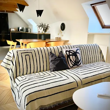 Old Town Loft - A Charming 3 Bedroom Oasis Apartamento *