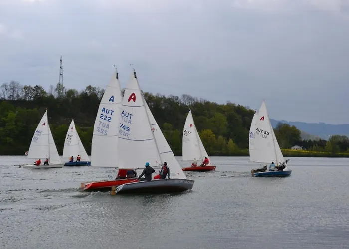 Old Town Loft - A Charming 3 Bedroom Oasis * Steyr