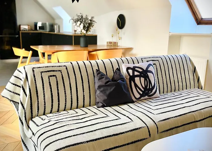 Old Town Loft - A Charming 3 Bedroom Oasis Apartmán *